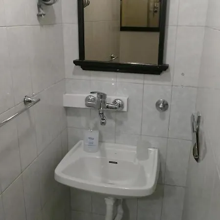 Wild Orange Apartment *